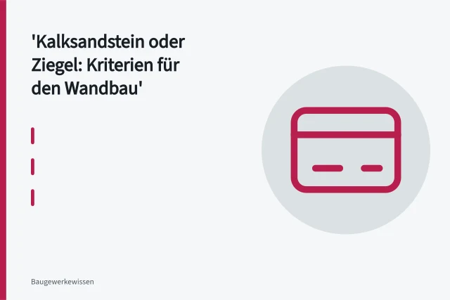Gestapelte Kalksandsteine und rote Ziegelsteine auf einer Baustelle. Kalksandstein oder Ziegel: Kriterien für den Wandbau